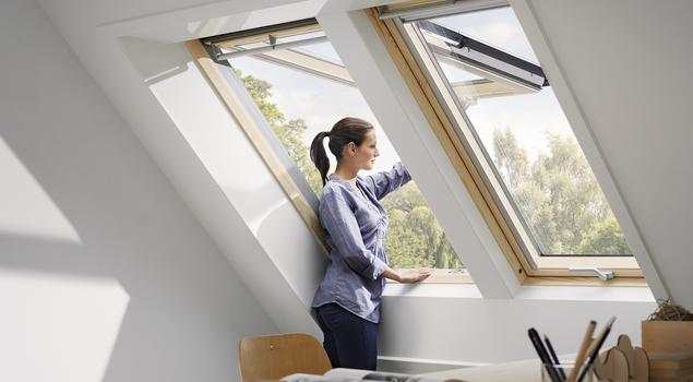 Okna Velux – wygoda otwierania okien na poddaszu